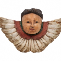 קישוט לתלייה על הקיר, בדמות ראש מלאך, עשוי עץ מגולף ביד וצבוע