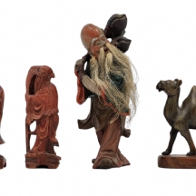 לוט של 4 פסלי עץ שונים