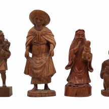 לוט של 4 פסלי עץ שונים