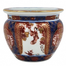 עציץ פורצלן יפני קטן (Cache Pot) בסגנון אימרי, מעוטר באמייל ובזהב, חתום