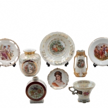 לוט של 8 כלי פורצלן וקרמיקה שונים