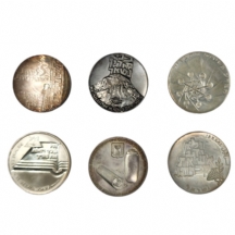 לוט של 10 מטבעות ומדליות כסף ישראליות, משקל כולל: 267 גרם סה"כ.