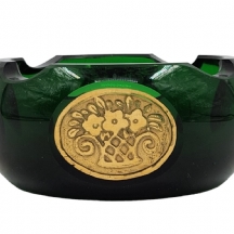 מאפרת זכוכית מאסיבית ואיכותית, בגון ירוק