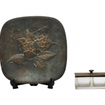 לוט של 2 פריטים שונים