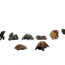 לוט של 8 פיסלונים קישוטיים, בדמות חיות, עשויים אבן טבעית