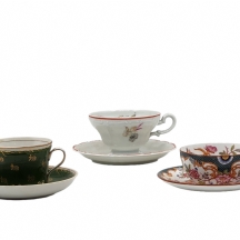 לאספני ספלי פורצלן - לוט של 5 ספלי פורצלן ותחתיות תואמות