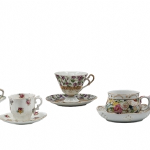 לאספני ספלי פורצלן - לוט של 5 ספלי פורצלן ותחתיות תואמות