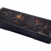 קופסא שולחנית יפנית עתיקה מסוף המאה ה-19, מתקופת 'מייג'י' (Meiji Period)