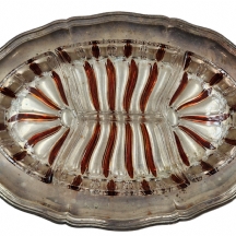 סט הגשה עשוי מגש מתכת מצופה כסף, ו 4 ליינרים מזכוכית