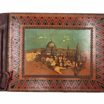 אלבום תמונות מתקופת פלסטינה, עבודת חברון, כריכה עשויה עץ, וצבוע ביד