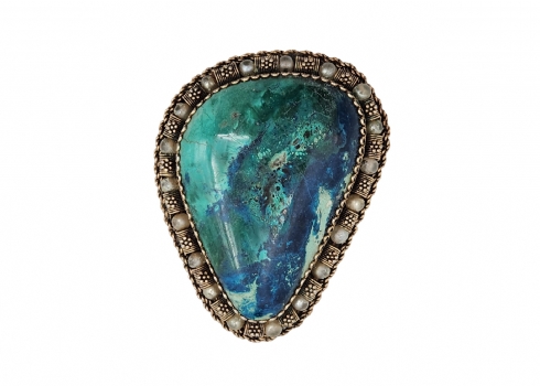 סיכה ישראלית גדולה עשויה כסף 'סטרלינג' (925) מוזהב, חתום, משובץ אבן אילת טבעית