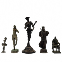 לוט של 5 פסלוני מתכת דקורטיביים שונים