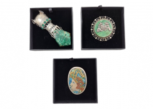 לוט של 3 תכשיטים (שתי סיכות ותליון גדול) עשויים כסף 'סטרלינג', התכשיטים משולבים