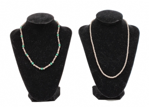 לוט של 2 מחרוזות שזורות בחרוזי כסף סטרלינג (חתומות), אורך בהתאמה: 40, 48 ס"מ.