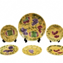 סט הגשה צרפתי עתיק מתוצרת: 'סארגמין' (Sarreguemines), עשוי מג'וליקה (Majolica)