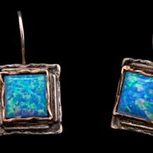 עגילי כסף משובצים אופלית