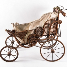 עגלה ויקטוריאנית קטנה מהמאה ה-19