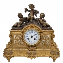 שעון קמין צרפתי עתיק ומפואר עשוי ברונזה ושיש המנגנון מתוצרת: 'Vincenti & Cie'