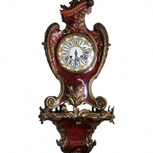 שעון מדף (Bracket Clock) צרפתי עתיק בסגנון עבודתו של 'אנדרה שארל בול' (Boulle)
