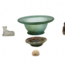 לוט של 7 פריטים שונים בסגנון ארכיאולוגי