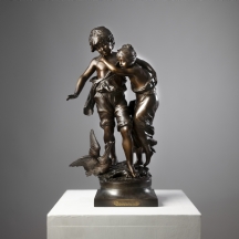 אוגוסט מורו (Auguste Moreau, צרפתי 1834-1917) - 'Protection' - פסל צרפתי עתיק