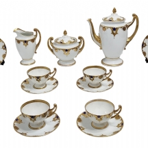 חלקי סט פורצלן צ'כי לתה, בסגנון 'Old Paris', מעוטר בעיטורי תבליט זהב וקובלט כחול