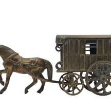 תיבה שולחנית עשויה פליז