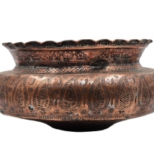 כלי נחושת פרסי, אירן מאה 19, עיטור דגם פייזלי בהיקף