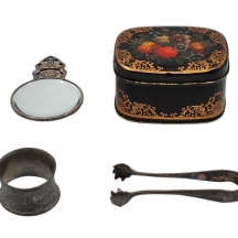 לוט של 4 חפצי נוי שונים עשויים פח מעוטר (טול) ופיוטר