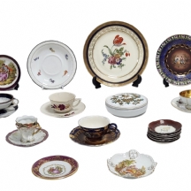 לוט של 23 כלי פורצלן שונים ויצרנים שונים