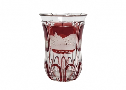 גביע בוהמי עתיק מסוג (Beaker Cup), עשוי זכוכית מרובבת באדום על שקוף, מעוטר