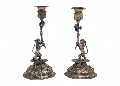 זוג פמוטי כסף בסגנון הנאו רוקוקו של המאה ה-18