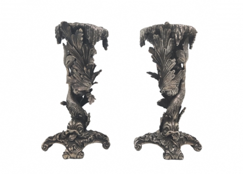 זוג פמוטי כסף בסגנון 'גרוטו' (Grotto), עשויים כסף בדגם דגים אצות ים ואלמוגים