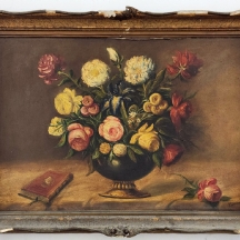 'טבע דומם עם כד פרחים וספר' - ציור אירופאי עתיק, שמן על בד