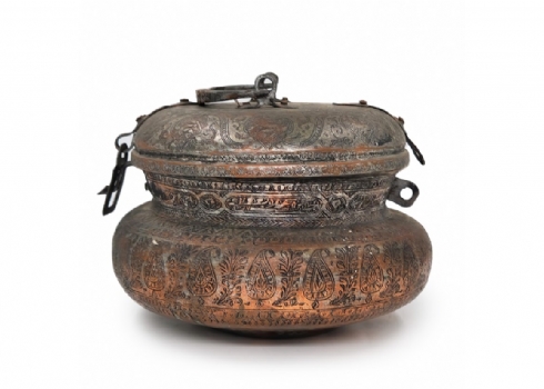 כלי פרסי עתיק מתקופת השושלת הקאג'ארית (Qajar Dynasty)