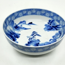 קערה יפנית עמוקה עשוייה פורצלן