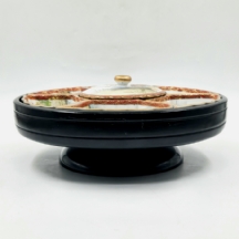 'סוזי העצלה' ('Lazy Suzy') כלי יפני להגשה וכיבוד