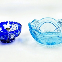 לוט של 2 קעריות קריסטל (קריסטל אקווה מרין וקריסטל ספיר) מלוטשות בעבודת יד