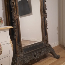 מראה עתיקה (מראת רצפה) גדולה ומרשימה