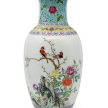 אגרטל פורצלן סיני עתיק מסוף תקופת הרפובליקה (1912-1949), בדגם מנדריני קלאסי