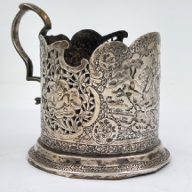 מחזיק כוס תה עתיק איכותי ויפה במיוחד, כפי הנראה פרסי