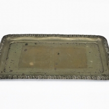 מגש כסף מלבני לעוגה בחושה, מתוצרת חברת 'הצורפים' (Hazorfim) עשוי כסף '800', חתום