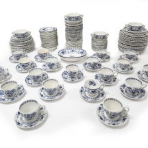 לוט של חלקי סטים (מספר מערכות אוכל דומות אך לא זהות