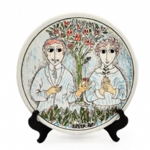 צלחת נוי עשויה חרס, מעוטרת על פי עיצוב האומן יוסל ברגנר (Yosl Bergner)