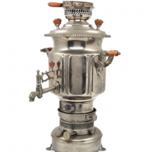 סמובר פקיסטני עתיק, עשוי מתכת ומצופה כסף בעל ידיות עץ