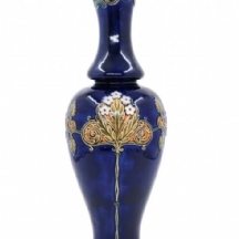 אגרטל אנגלי עתיק (ויקטוריאני) מתוצרת: 'דולטון לאמבט' (Doulton Lambeth), חתום