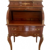 סקרטר בסגנון אמפיר צרפתי מסוג 'רול טפו'