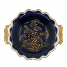 קערת פורצלן מעוטרת בדגם עשבים על רקע קובלט כחול וזהב, חתום