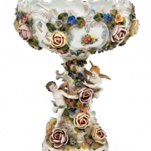 סנטר פיס פורצלן גרמני עתיק ויפה מסוף המאה ה-19, או תחילת המאה ה-20.