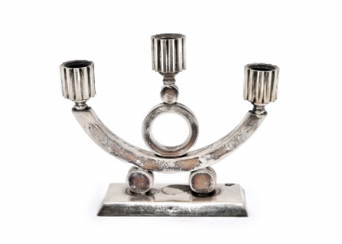 פמוט תלת קני אר דקו (Art deco),  עשוי כסף וחתום JB